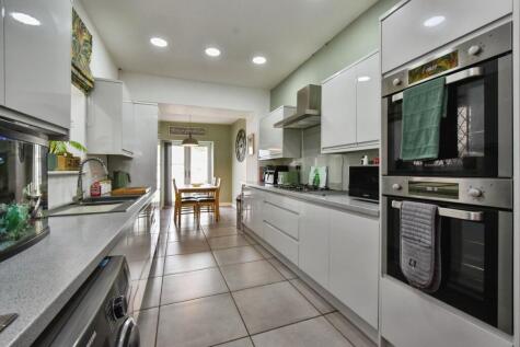 Pembrey Road, Llanelli, Carmarthenshire, SA15