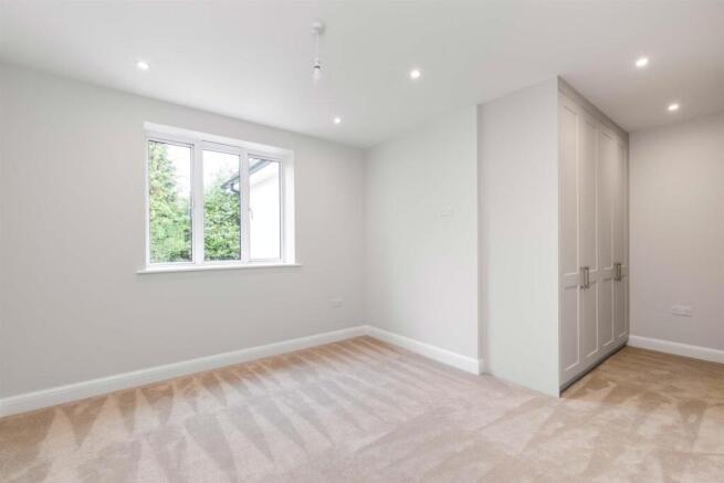 4 McLaren Court, 1 Cobham Road, KT22  9AU-18.jpg