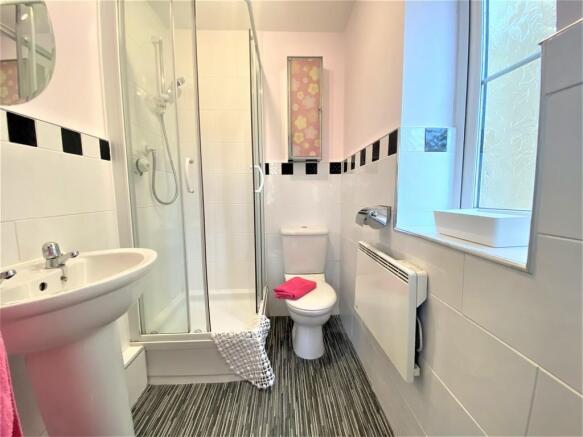 Master Bedroom En...