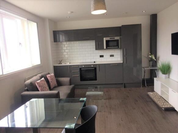 living kitchen dining area (2).jpg
