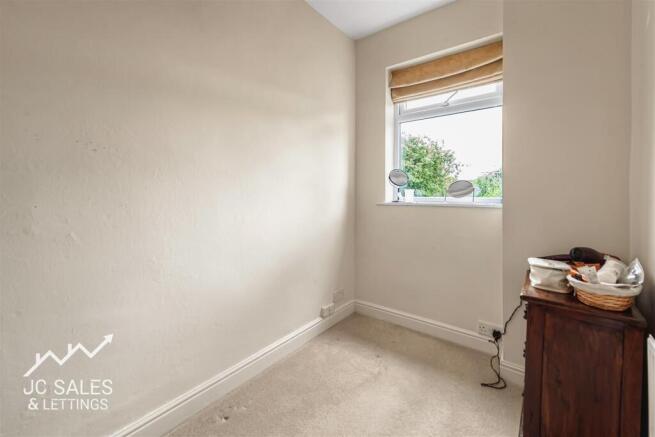 3 bed House for sale Image 9