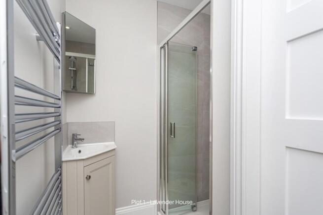 3 bed House for sale Image 11