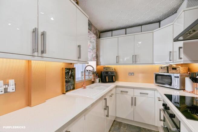 2 bed Semi-Detached for sale Image 8