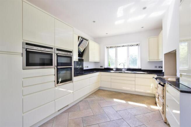 kitchen 1.jpg