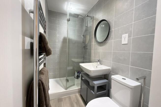 2 bed Flat for sale Image 8