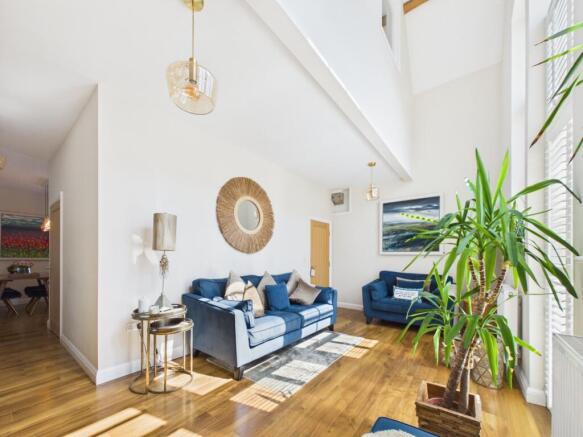 3 bed House for sale Image 10