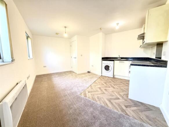 Hamnett Court, Warrington photo 4