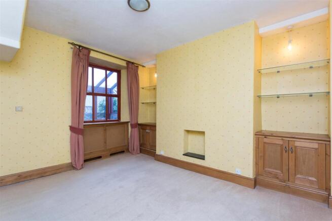 DINING ROOM b.jpg