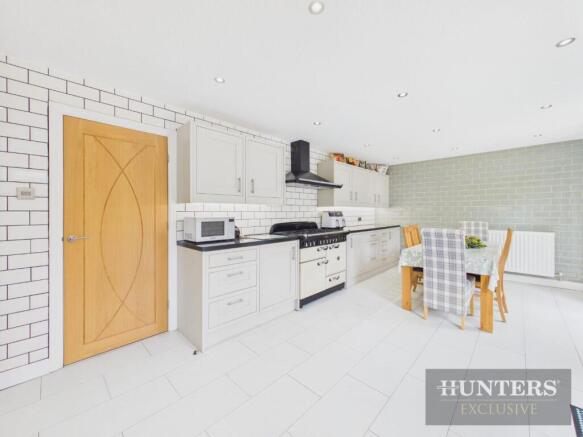 3 bed Detached for sale Image 6