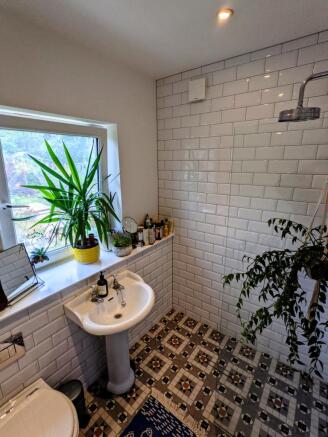 Bathroom2.1.JPG