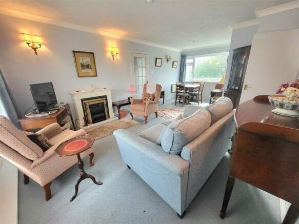 Living/Dining Room