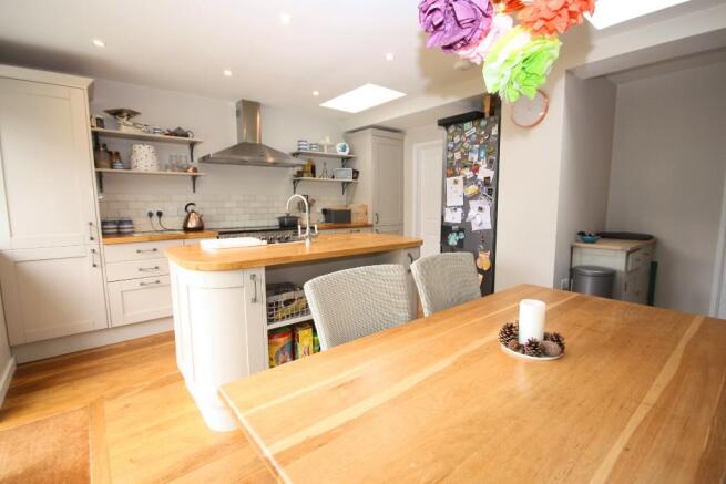 Kitchen/ Dining (2) 