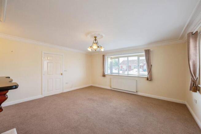 2 bed Detached Bungalow for sale Image 4