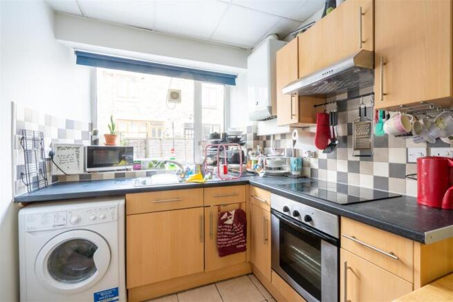Flat 2, 256-.jpg