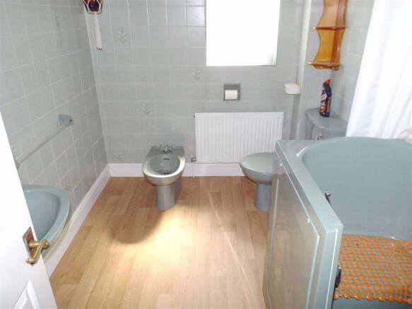 BATHROOM: