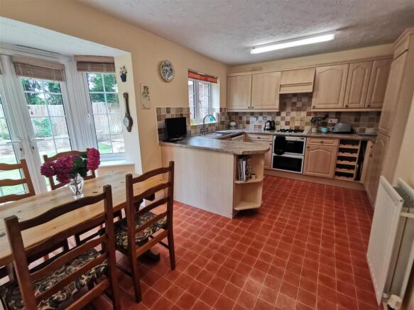 KITCHEN BREAKFAST ROOM