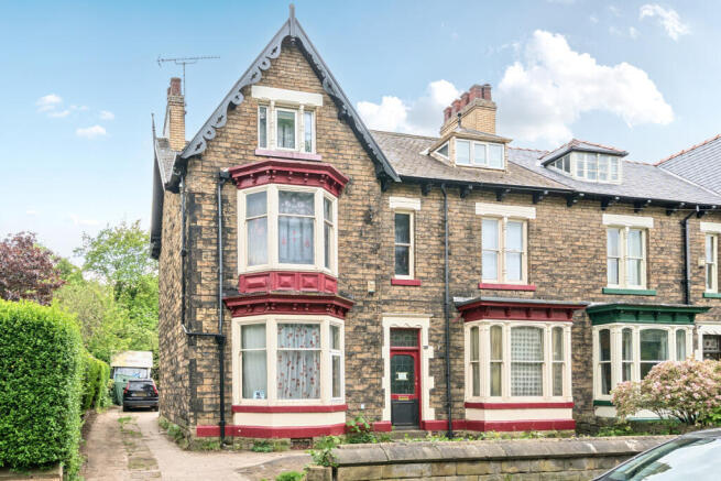 6 bed Semi-Detached for sale in sheffield
