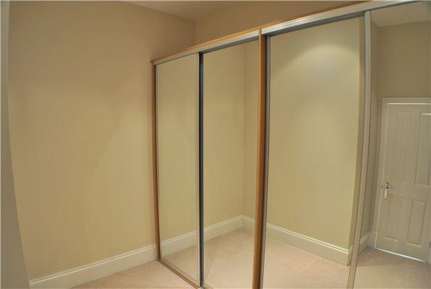 DRESSING ROOM