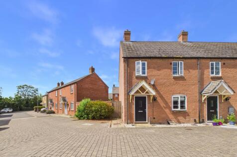 Freemans Way, Greens Norton, NN12