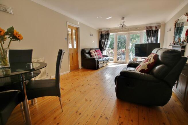 Lounge/Dining Room