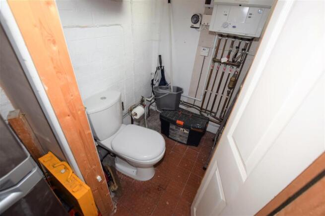 Lean-To/Cloakroom