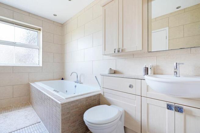 Family Bathroom 