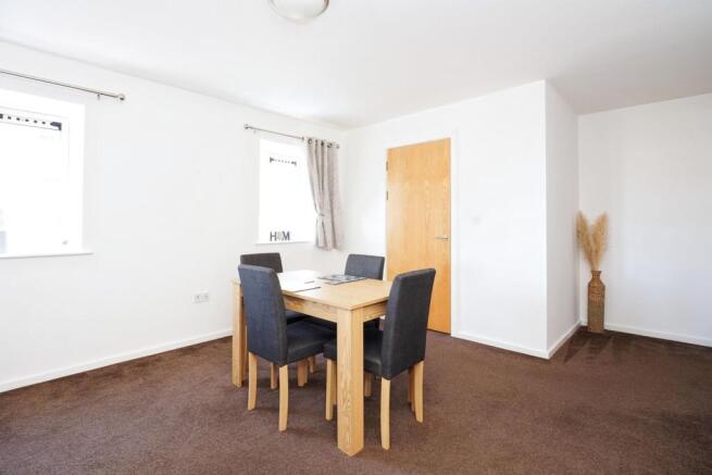 Lounge/Dining Room