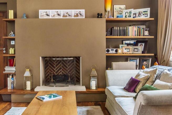 house. estate agency Frensham 7 The Grange