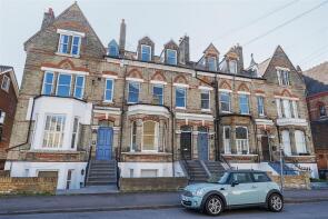 Flat 4, 10, St Andrew's Road, Surbiton KT6 4DT