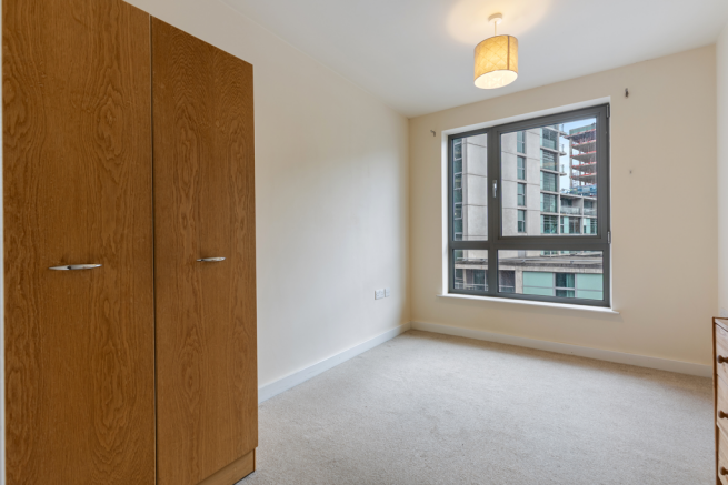 2 bed Apartment to rent Image 10
