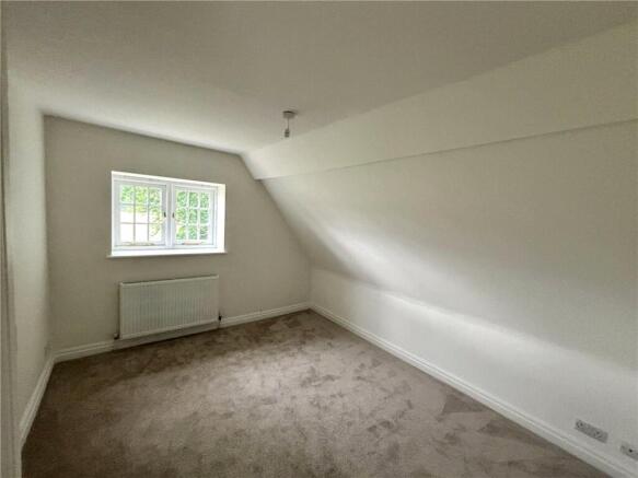 2 bed Semi-Detached to rent Image 8