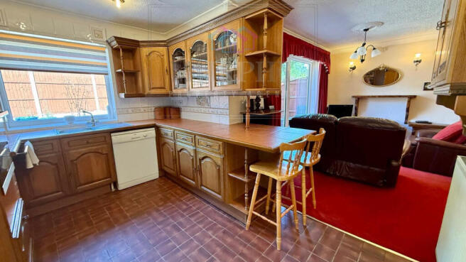 3 bed Semi-Detached for sale Image 9