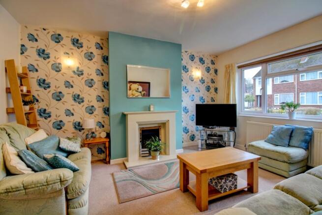 Living Room - Northvale Close Kenilworth - Matt Cl