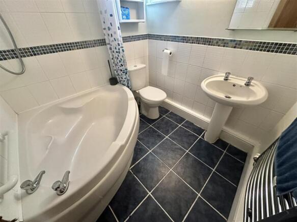 1 bed Semi-Detached Bungalow for sale Image 8