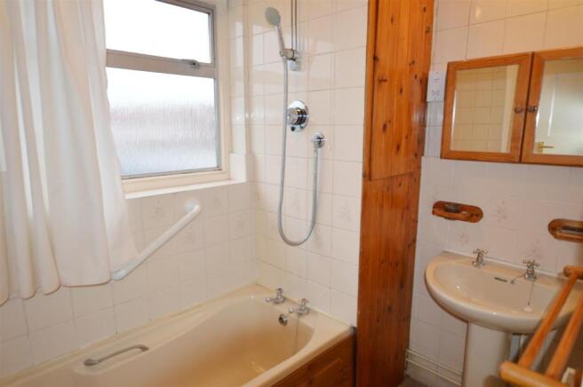 25 Park Avenue bathroom.jpg