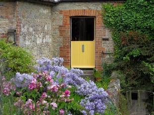 Stable Dr to Kitchen