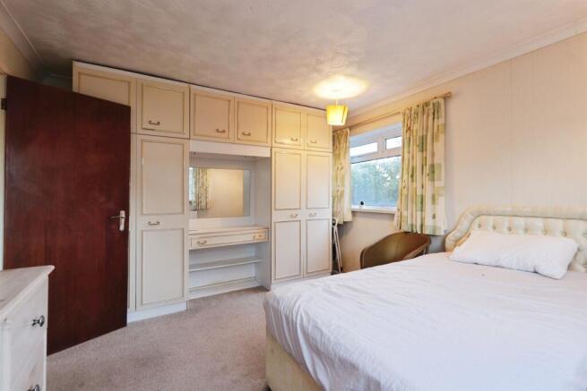 2 bed Detached Bungalow for sale Image 10