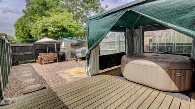 Rear Garden & Decking