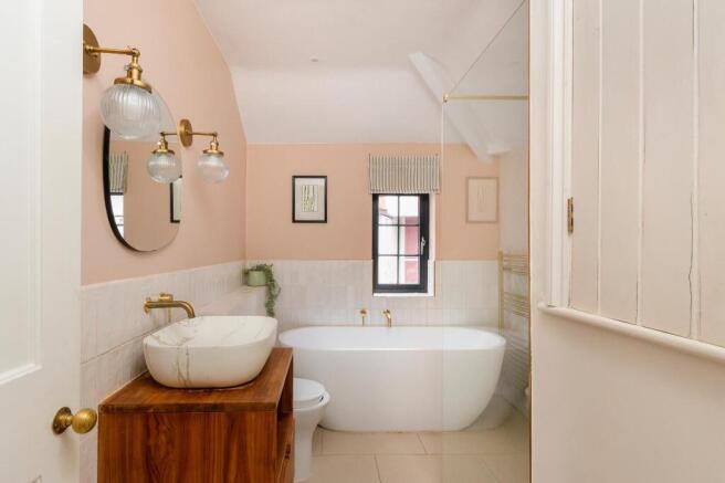 0O3PKN - Bathroom C.jpg