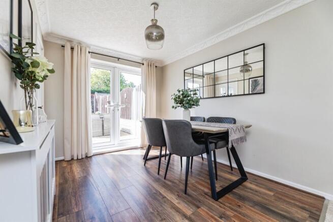 3 bed Terraced for sale Image 8