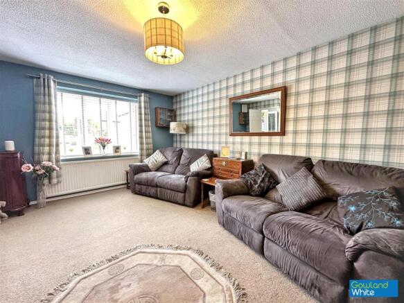 4 bed Detached for sale Image 12