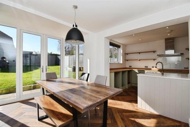 b784415c-U 20 2840 29.JPG