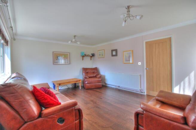Sitting room photo two