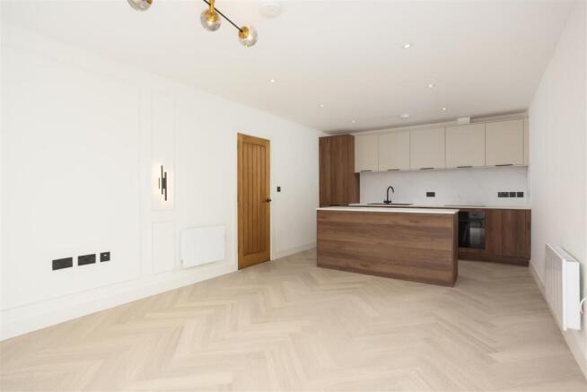 3 bed Apartment for sale Image 4