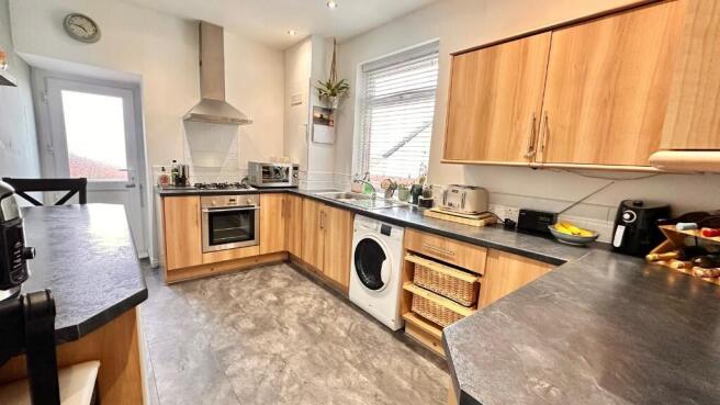 3 bed Terraced for sale Image 6
