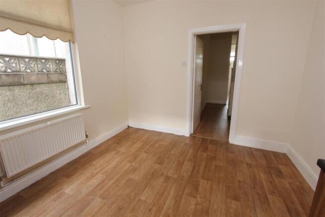 11 Park Crescent 006.JPG