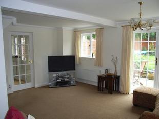 LIVING/DINING ROOM