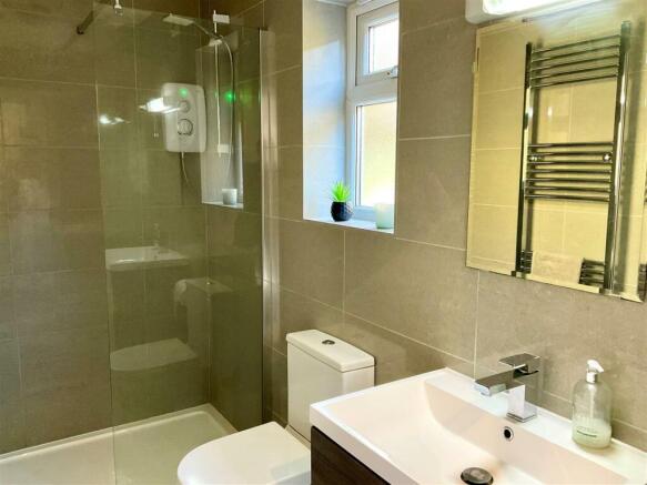 Shower Room.jpg