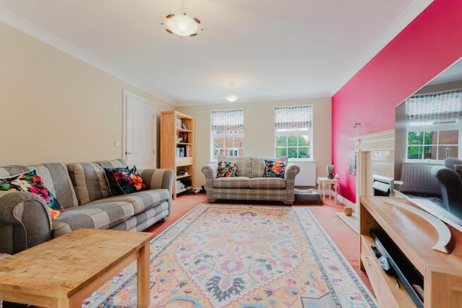 11 Barley Drive, Burton Latimer--5.jpg