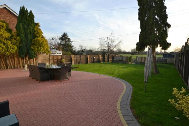 garden 2.jpg